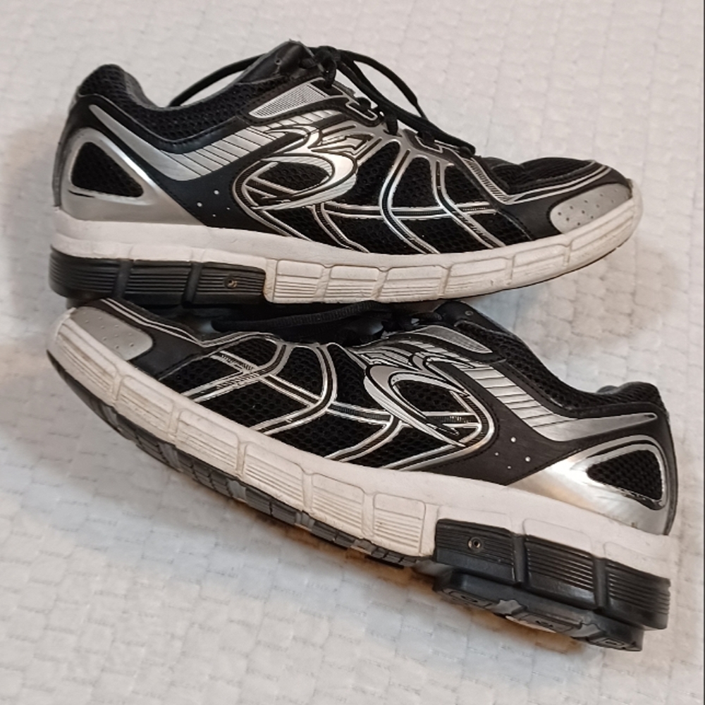 Gravity Defyer Tennis Shoes